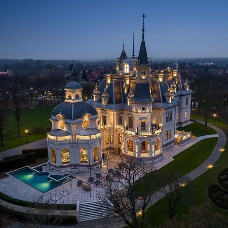 Botaniq Castle Of Tura - Small Luxury Hotels Of The World Exteriör bild