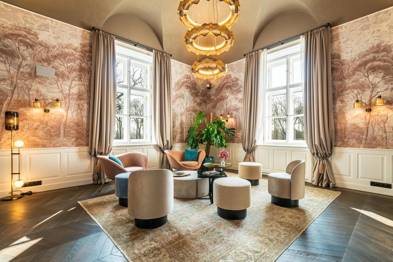 Botaniq Castle Of Tura - Small Luxury Hotels Of The World Exteriör bild