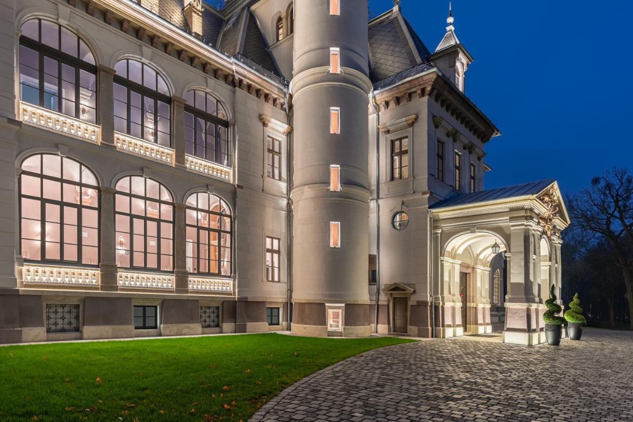 Botaniq Castle Of Tura - Small Luxury Hotels Of The World Exteriör bild