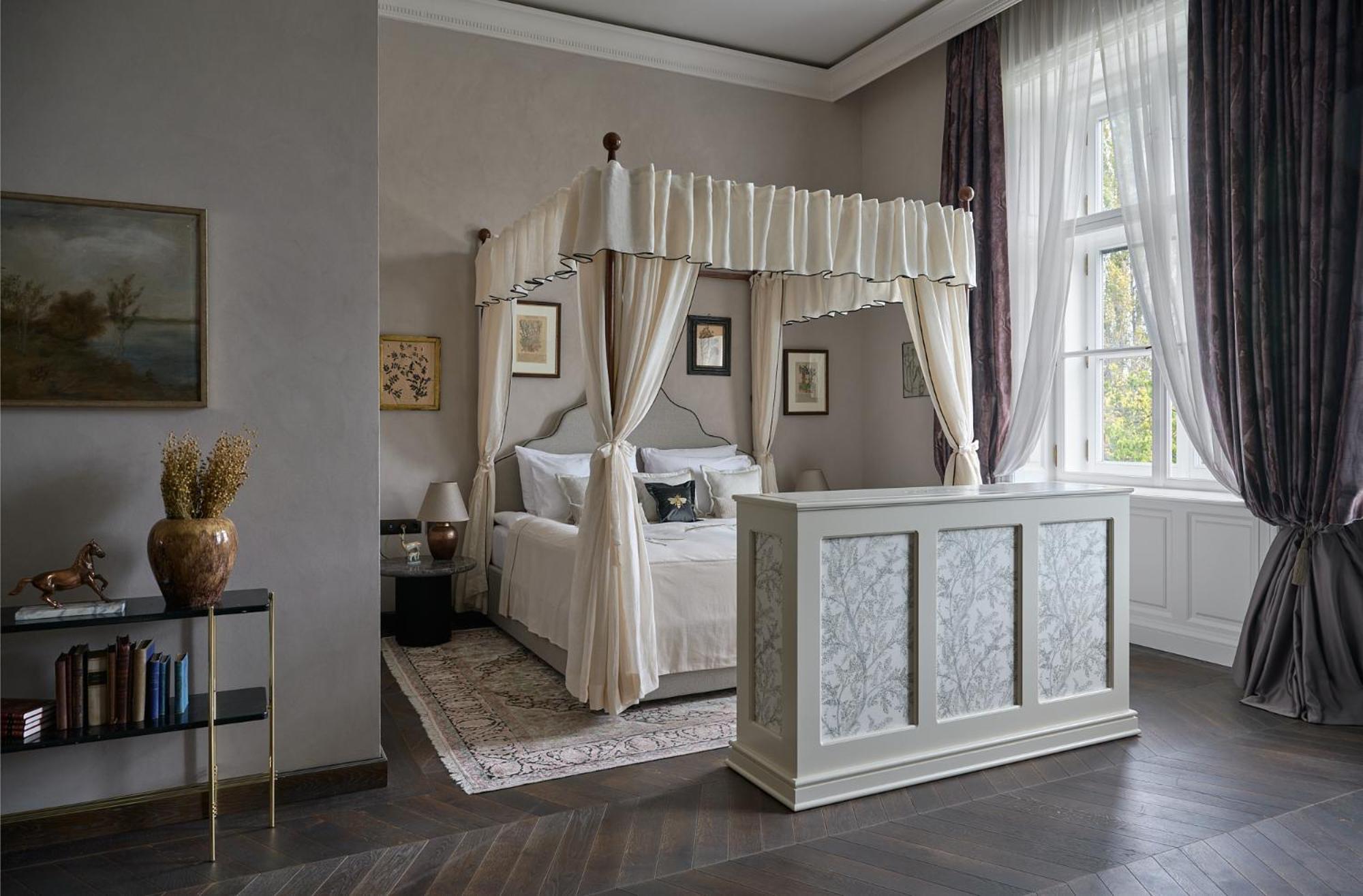 Botaniq Castle Of Tura - Small Luxury Hotels Of The World Exteriör bild